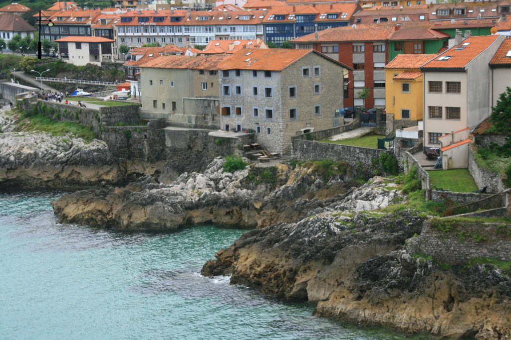 Vistas desde el mar de Llanes, Asturias